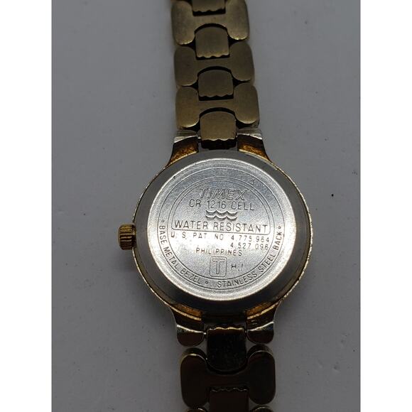 Timex Indiglo women\'s watch. Gold face. 4 775 964, 4 527 096, T HJ, CR1216CELL